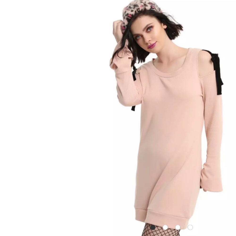 Almost Famous blush tie cold shoulder bell sleeve dress women’s size L